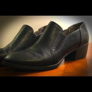 Never Worn!! Bass ankle booties